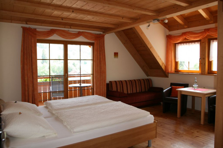 Doppelzimmer mit Balkon